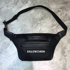 Balenciaga ladies daily belt bag with brand logo 579617