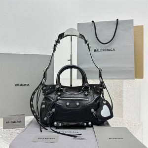 Balenciaga 751521 NEO CAGOLE Medium Tote Bag 92617