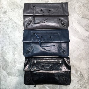 Balenciaga official website classic oil wax leather Metallic clutch