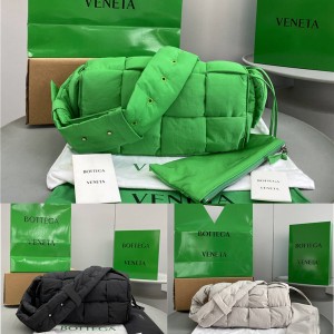Bottega Veneta bv Cassette nylon pillow bag square bag 628951