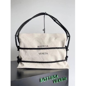 Bottega Veneta BV official website 743625 Quadrono canvas shoulder bag