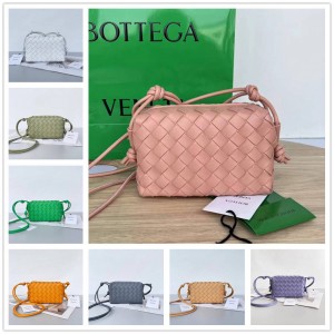 Bottega veneta BV 680254 Mini Loop Camera Bag