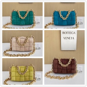 Bottega veneta BV 631421 Suede Suede Chain Cassette Chain Pillow Bag