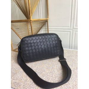 Bottega veneta BV New Medium Grid Braided Cowhide Camera Bag