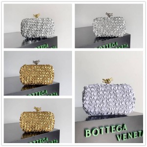 Bottega veneta BV 717622 Knot petal woven dinner bag