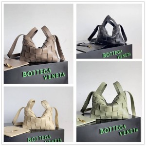 Bottega veneta BV 755132 Cassette Small Bowling Bag