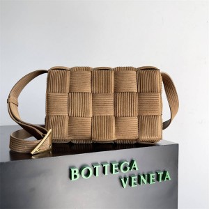 Bottega veneta BV 591970 Cassette Corduroy Crossbody Bag 70094