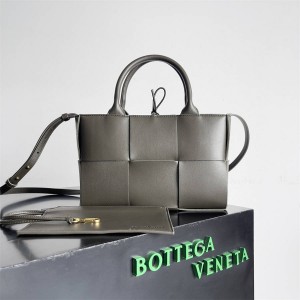 Bottega veneta BV 709337 Mini Arco Tote handbag
