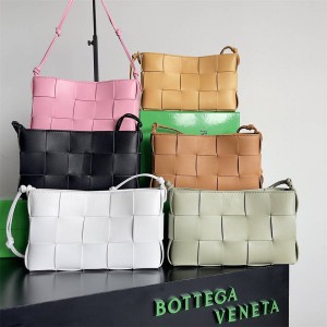 Bottega veneta BV 730543 Cassette Shoulder Bag 80846