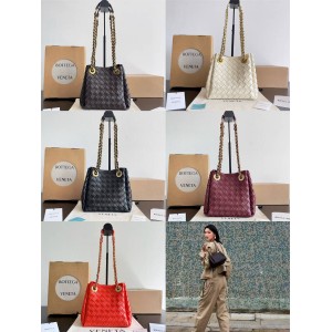 Bottega veneta BV 817175 Parachute Small Chain Bag