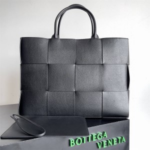 Bottega veneta BV 680165 Arco Tote Lychee Pattern Large Handbag