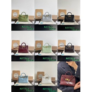 Bottega Veneta BV 777614 Andiamo Crocodile Pattern Handbag