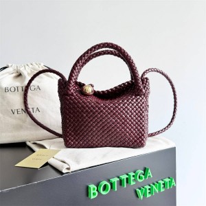 Bottega veneta BV 776755 Tosca small crossbody bag