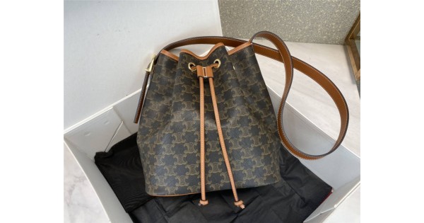 medium bucket in triomphe canvas and calfskin