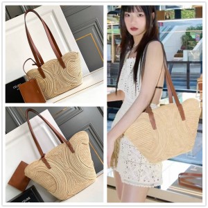 Celine 117022/116982 Small/Medium Knitted TRIOMPHE Classic Basket Bag