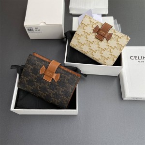 Celine 10B642 TRIOMPHE Logo Medium Sheep Leather Wallet