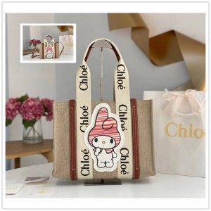 CHC23US397I60 Chloé x My Melody Co branded WOODY Tote Bag