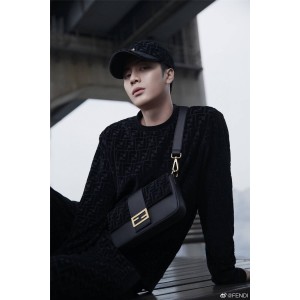 Fendi JacksonWang limited joint BAGUETTE handbag