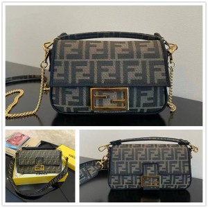 fendi 8BR771/8BR600/8BS017 Baguette Handbag