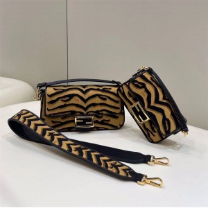 FENDI 8BS017/8BR600 Tiger Pattern Baguette Handbag 8539