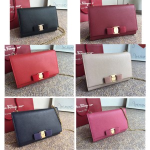 Ferragamo Bag Vara Bow Mini WOC Chain Bag 22B558