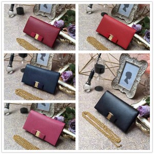 Ferragamo Vara Bow Multi functional Chain Bag 22B875
