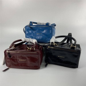 Givenchy burst oil wax leather Pandora messenger bag messenger bag
