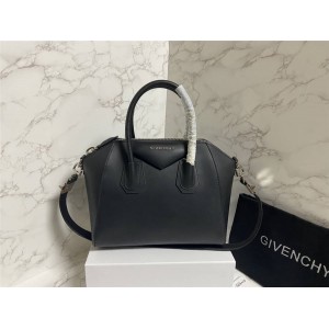 Givenchy's official website classic plain leather Antigona handbag