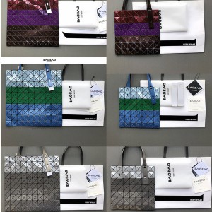 ISSEY MIYAKE three color matching 7 panels/10 panels handbag