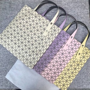 ISSEY MIYAKE new matte PRISM FROST10 lattice handbag