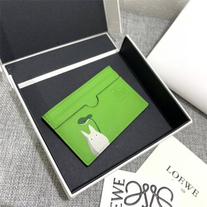 LOEWE's new "Little Gray Rabbit" series single-chip card holder