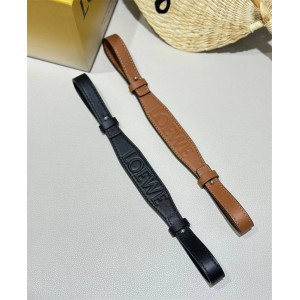 LOEWE Classic Cow Leather Woven Short Strap 66029