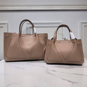 Valentino Garavani VLOGO Escape leather shopping bag