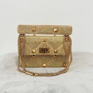 Valentino ROMAN STUD Medium Rhinestone Embroidery Decorative Chain Rivet Bag