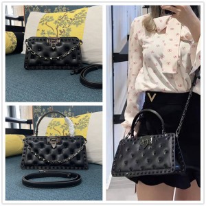Valentino GARAVANI ROCKSTUD 23 calf leather handbag 3081