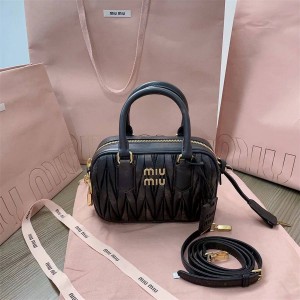 Miumiu 5BB123 Arcadie Matelasse é Pleated Sheepskin Retro Polished Bowling Bag