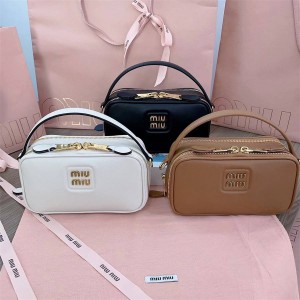 MIUMIU 5BH229 leather shoulder bag lunch box bag camera bag