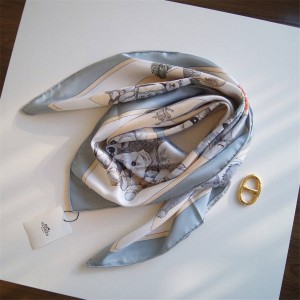Hermes new printed heart confidant 90 cm square scarf