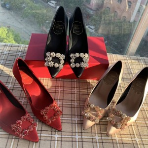 Roger Vivier RV Flower Strass silk-satin studded pumps