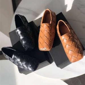 BOTTEGA VENETA BV official website large woven loafers 578309