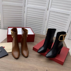 VALENTINO Big LOGO SuperVee calfskin ankle boots