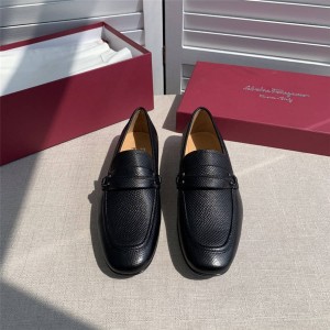 Ferragamo official website new men's shoes grain leather loafers