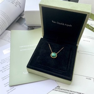 Van Cleef & Arpels VCA Malachite Perlée couleurs pendant necklace