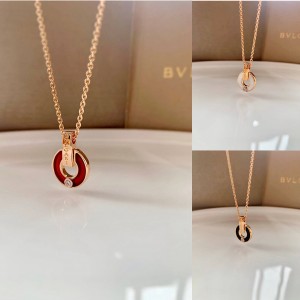 BVLGARI series fritillary agate chalcedony hollow necklace