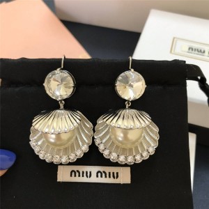 miumiu counter round diamond shell pearl earrings