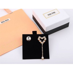 miumiu asymmetric heart-shaped imitation crystal decorative earrings 5JO612