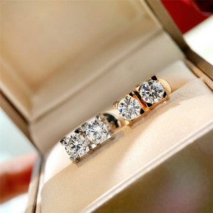 Cartier classic solitaire diamond C DE CARTIER earrings